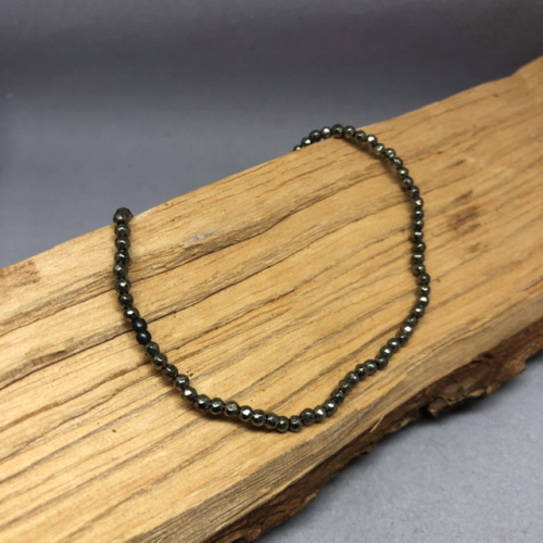 Feines Goldpyrit Armband